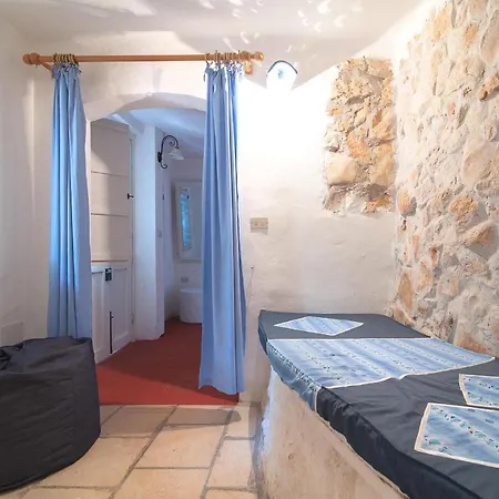 Trullo Iolanda * Pizzo (Salento)